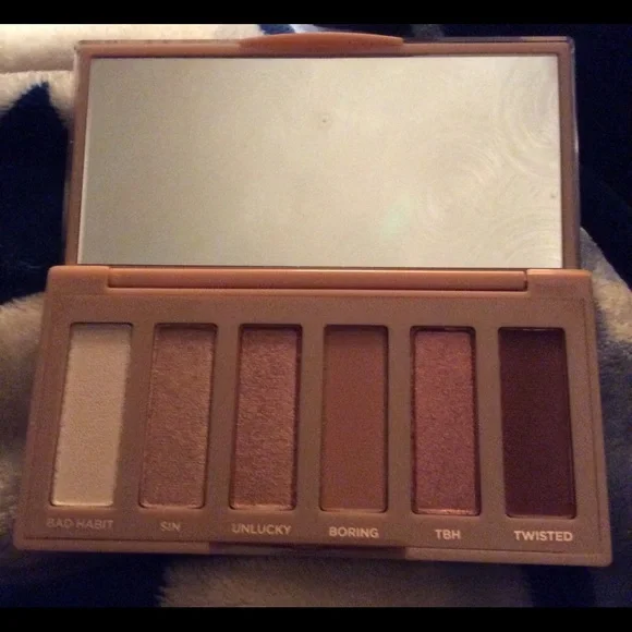 Urban Decay naked sin palette - Picture 7 of 7